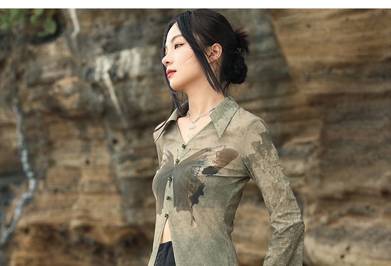 Nekomata - Blouse met lange mouwen, V-hals, kraag, vlinderprint, asymmetrische sla-rand en split