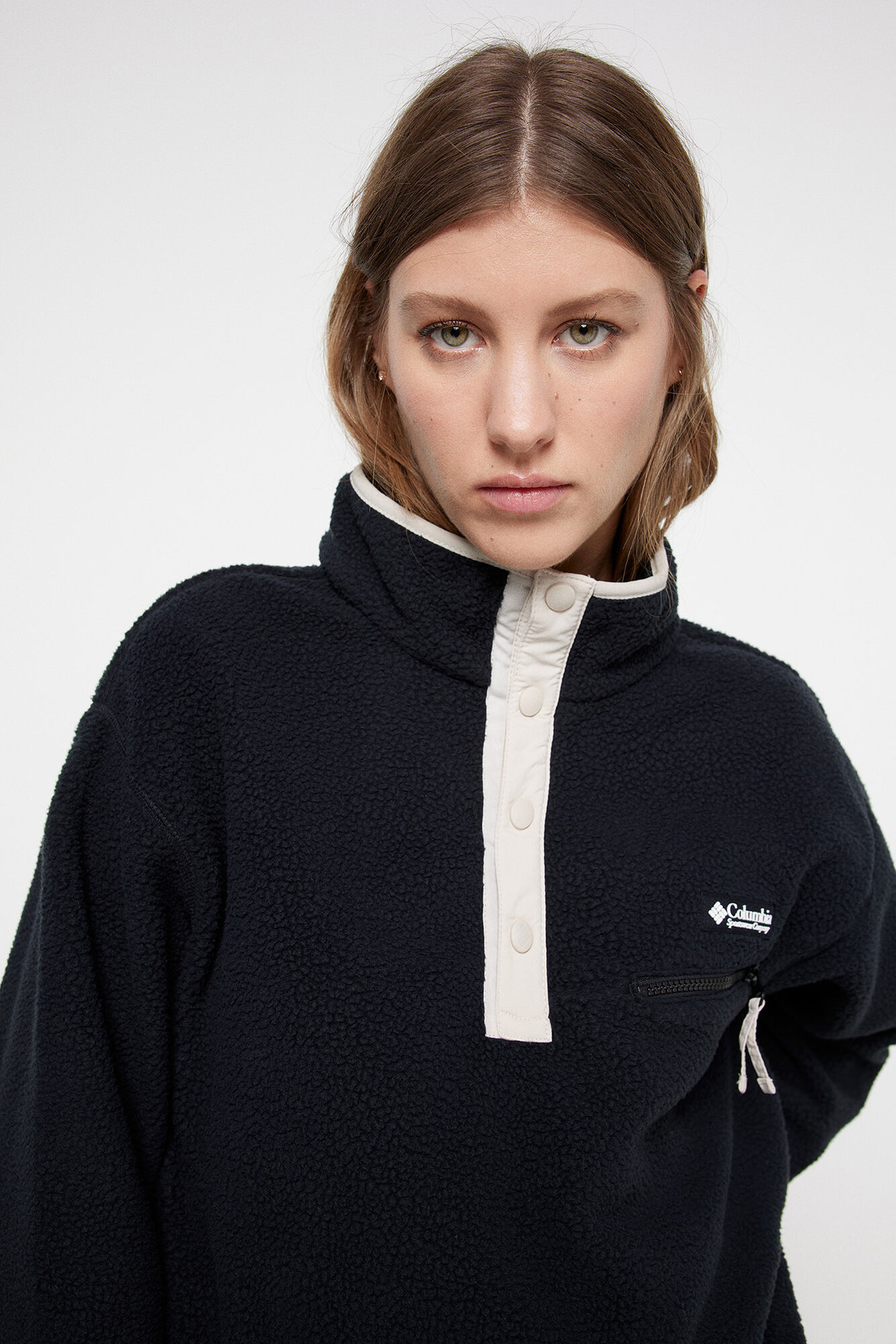 Jaqueta curta feminina Columbia™ Helvetia™ em fleece com fechamento de meio botão de pressão