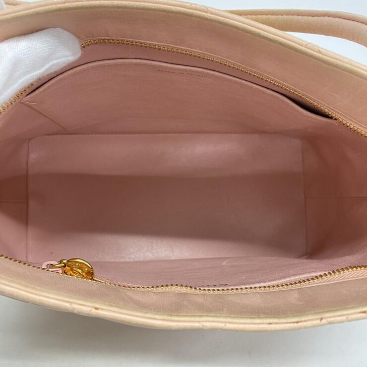 Chanel Vintage Chanel Medaillon Pink