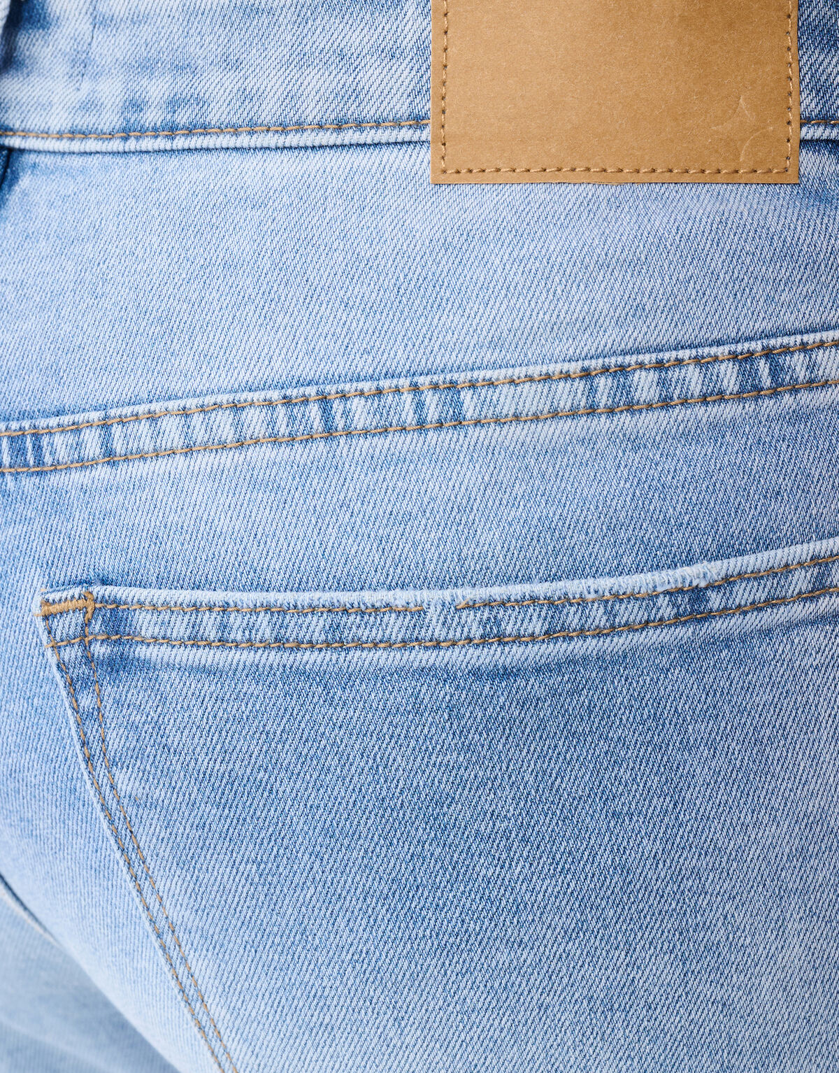 Slim Straight Fit Light Jeans Bleached L32