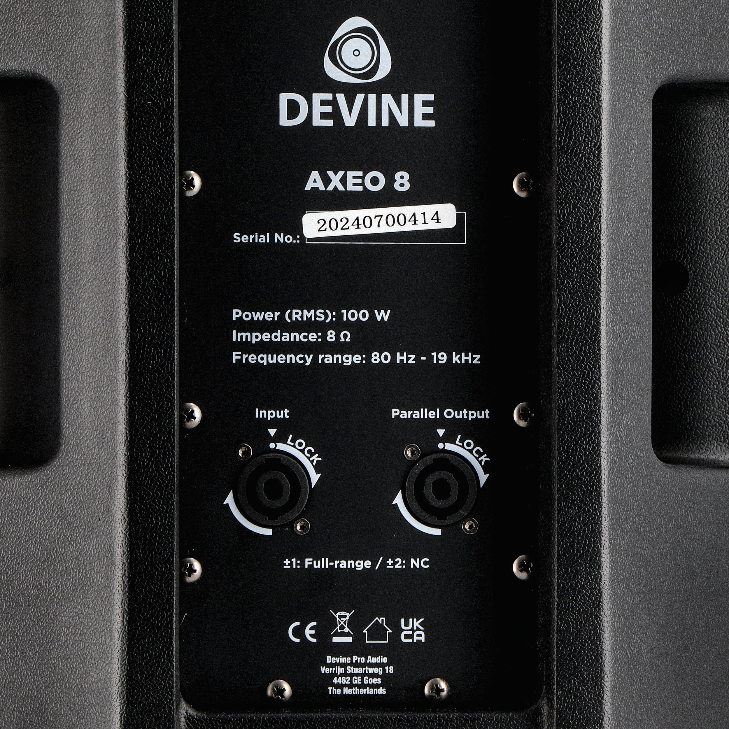 Devine Axeo installatieset met 4 passieve 8 inch speakers + versterker