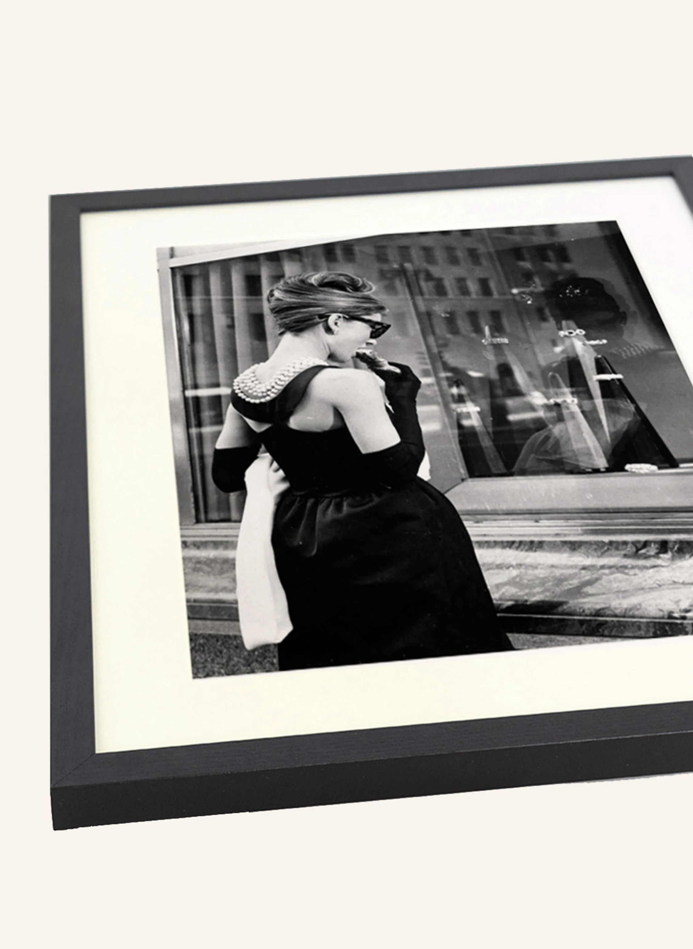 Liv Corday Wandbild FRÜHSTÜCK BEI TIFFANY mit Rahmen