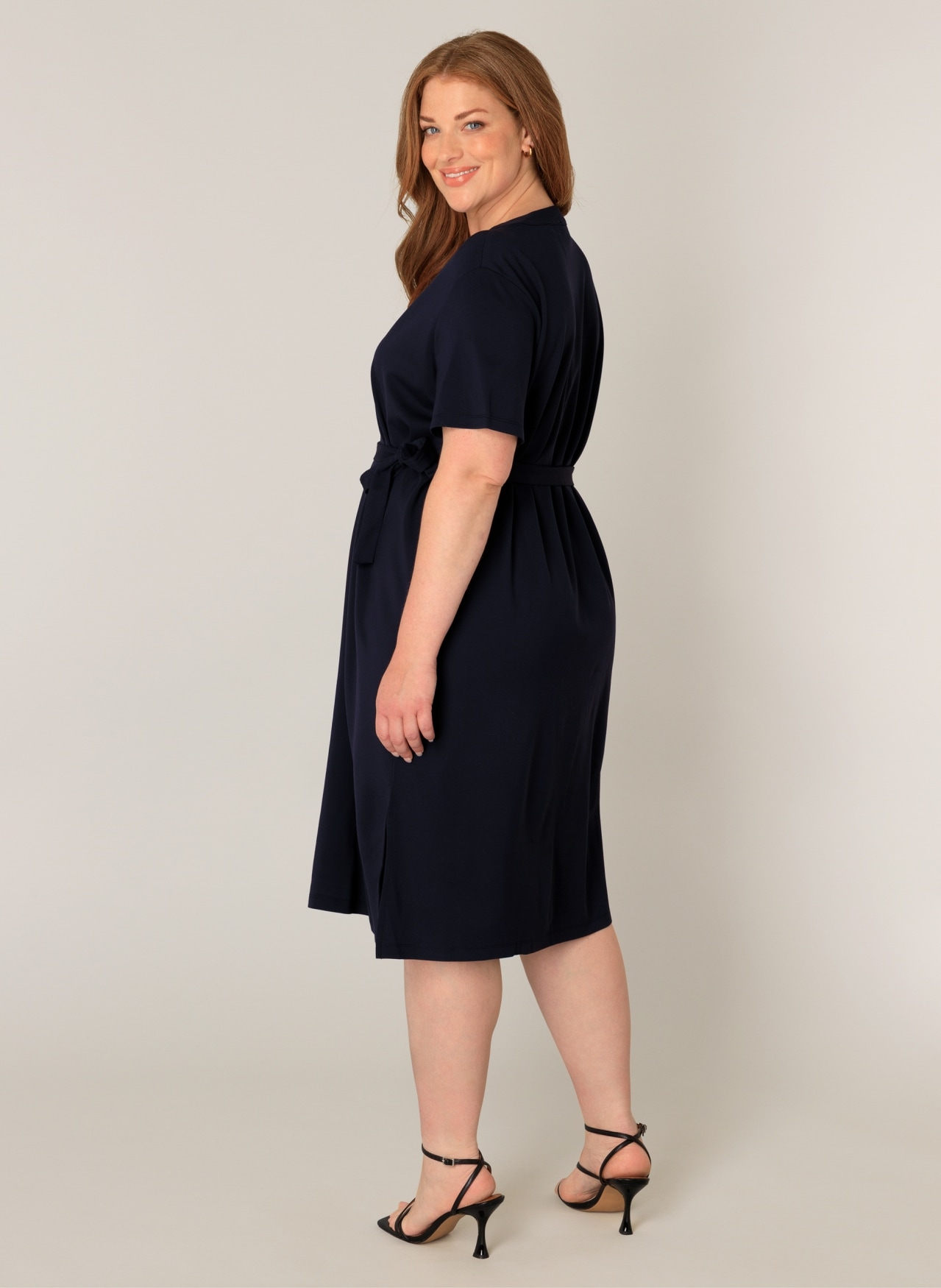 Base Level Curvy Sommerkleid Ohne Taschen mit Bindegürtel