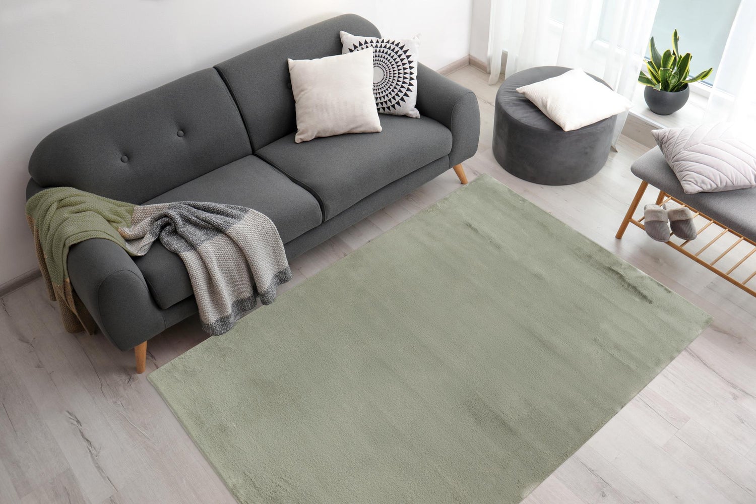 Kortpolig vloerkleed Plushique effen groen 80 x 150 cm