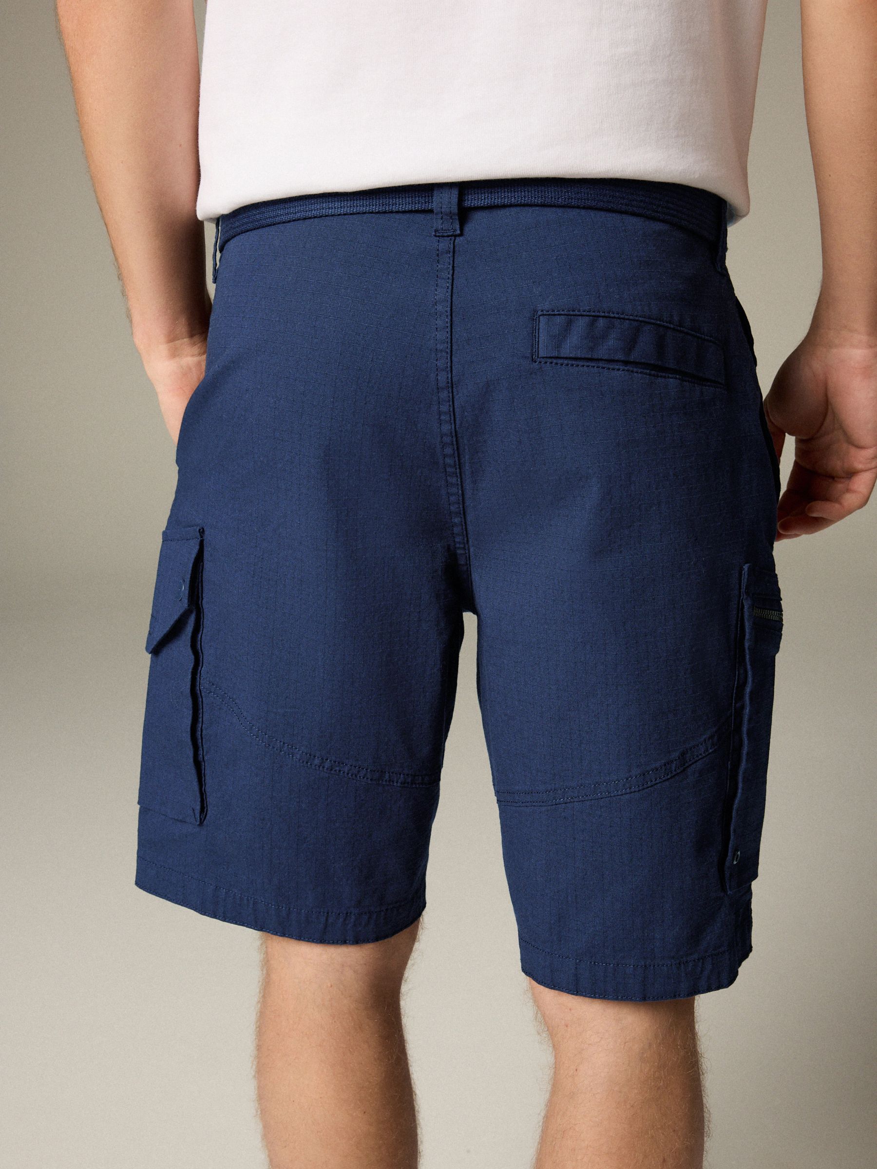 Marineblauw - Korte cargobroek met ceintuur van ripstop