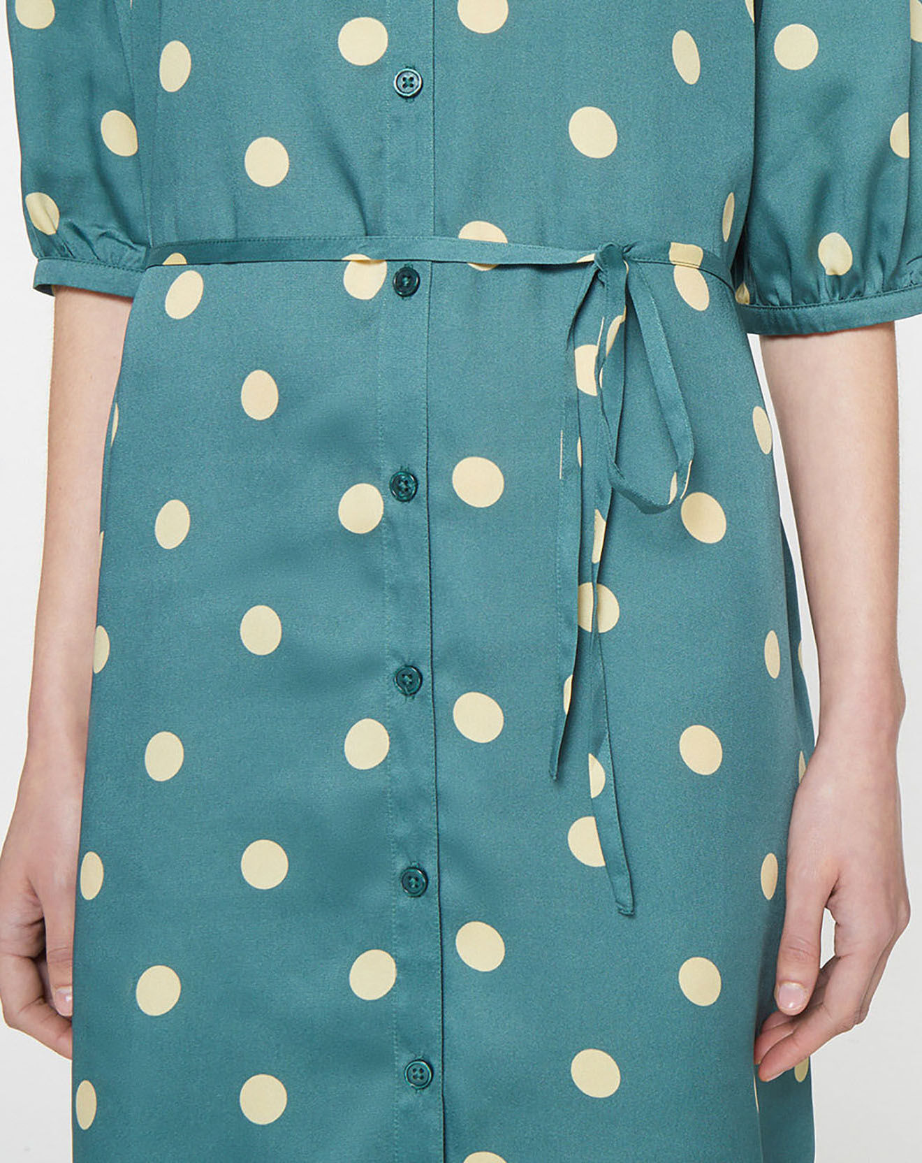 Jodhpur Robe chemise effet satinée Mona à pois verte