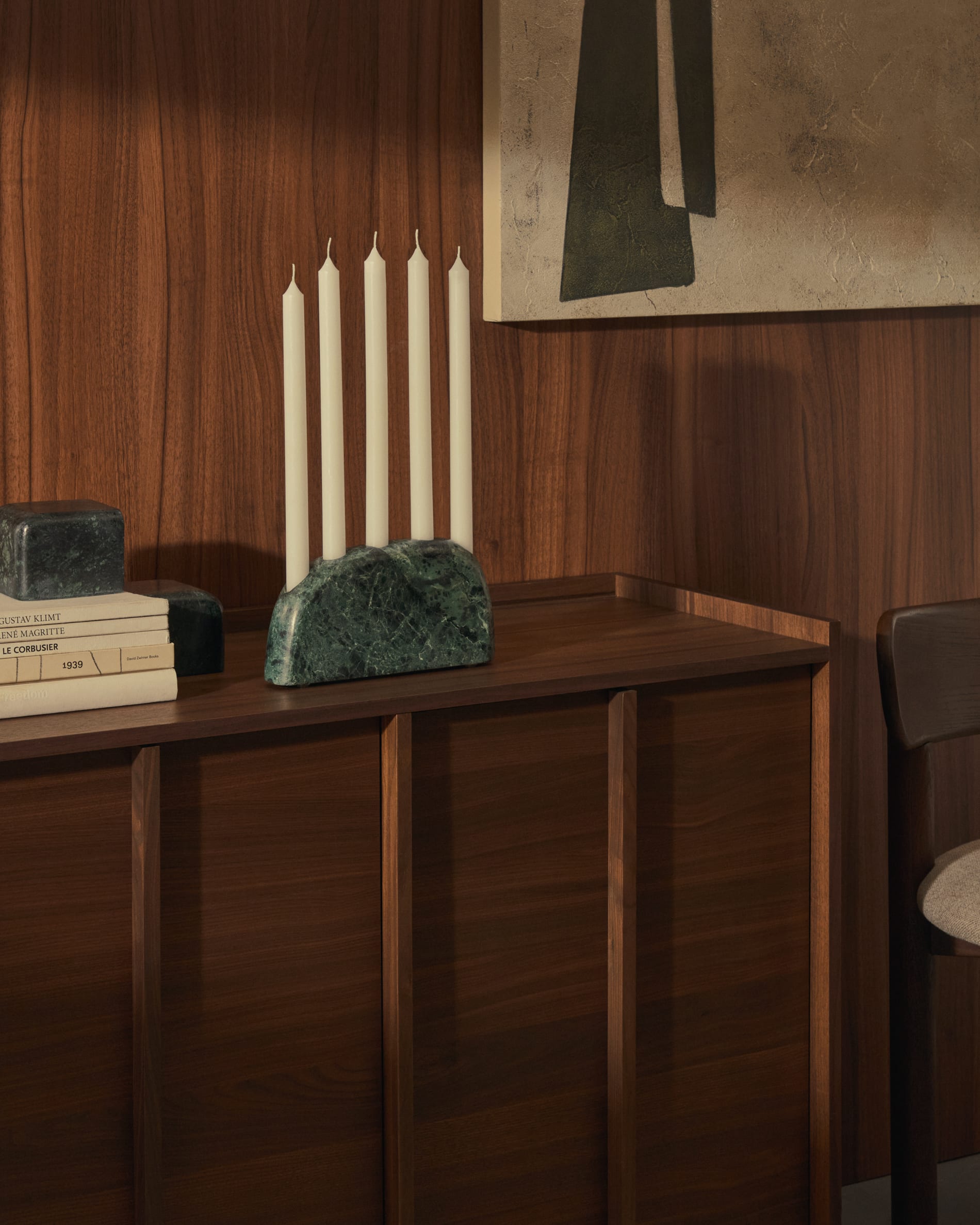 Kave Home - Onix dressoir van notenfineer in donkere afwerking 200 x