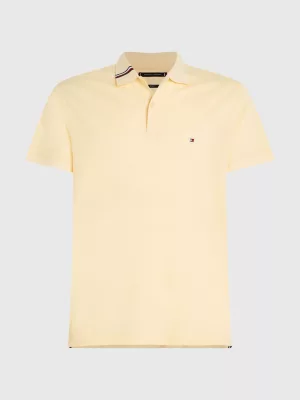 Polo de corte regular com gola exclusiva