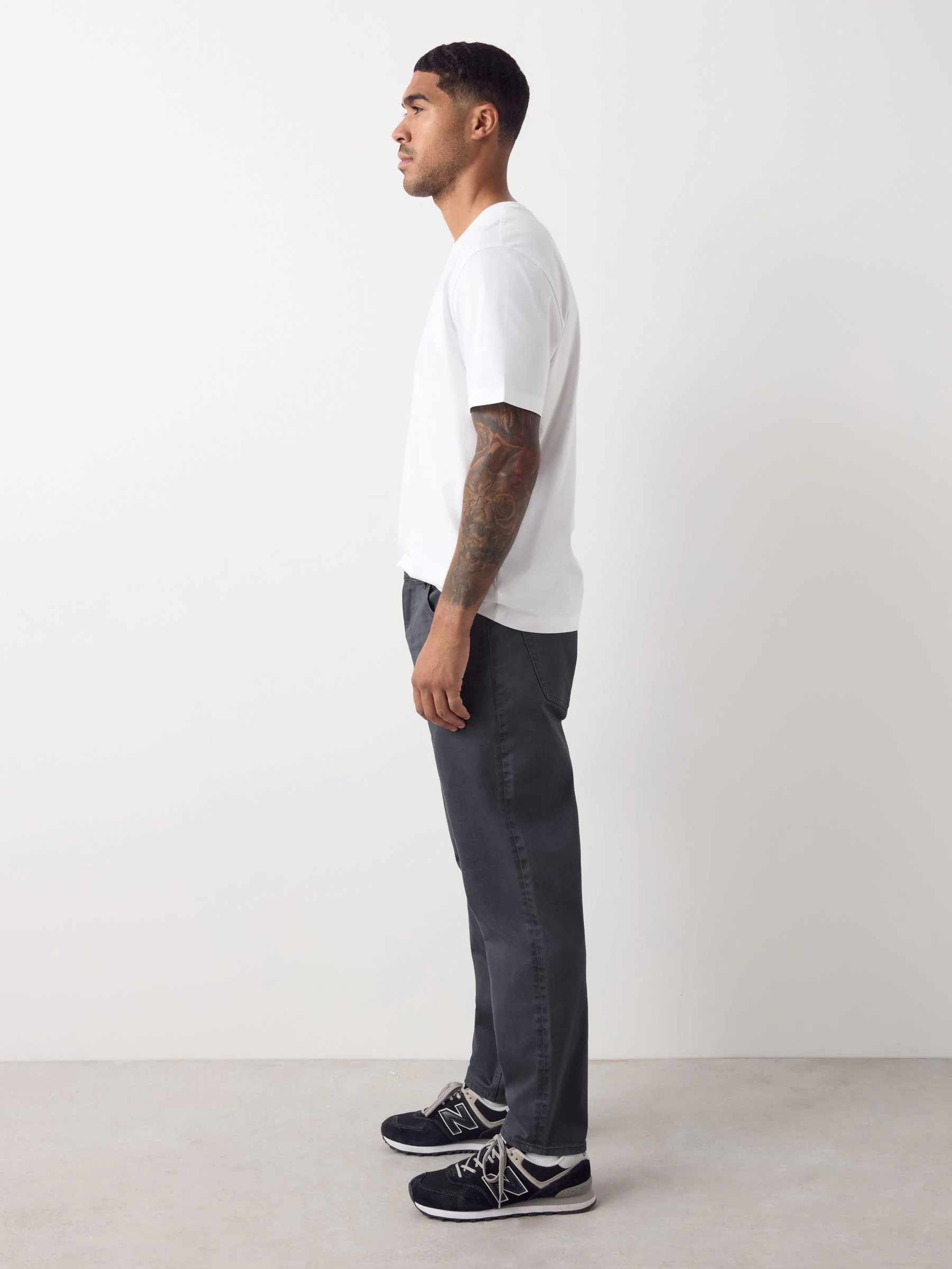 Antracietgrijs - Klassieke stretchjeans met standaard taps toelopende pasvorm