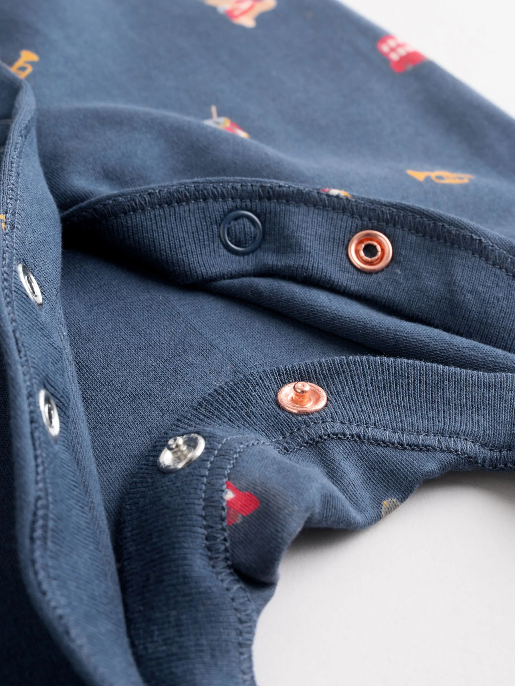 Rood met beer - Verpakking van 3 babypyjama's (0-2jr)
