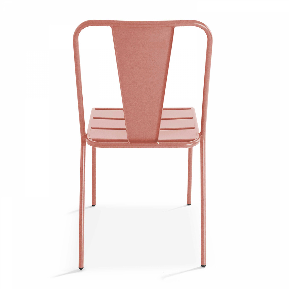 Chaise en métal argile