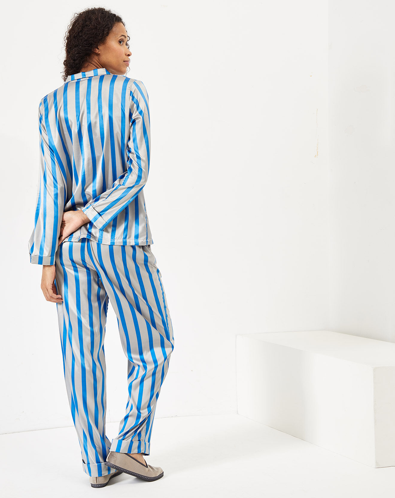 Quartier Latin Pyjama satiné Justine à rayures gris/bleu marine