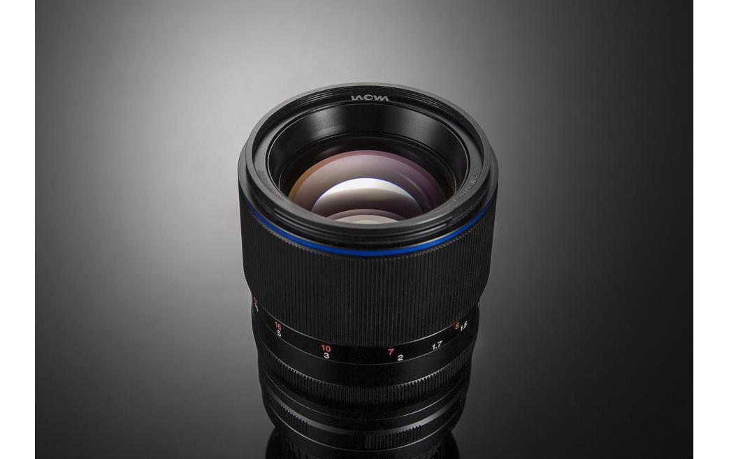 Festbrennweite 105 mm F/2 STF – Sony E-Mount<br>Tele-Objektiv mit Festbrennweite passend zu Sony FE Kameras
