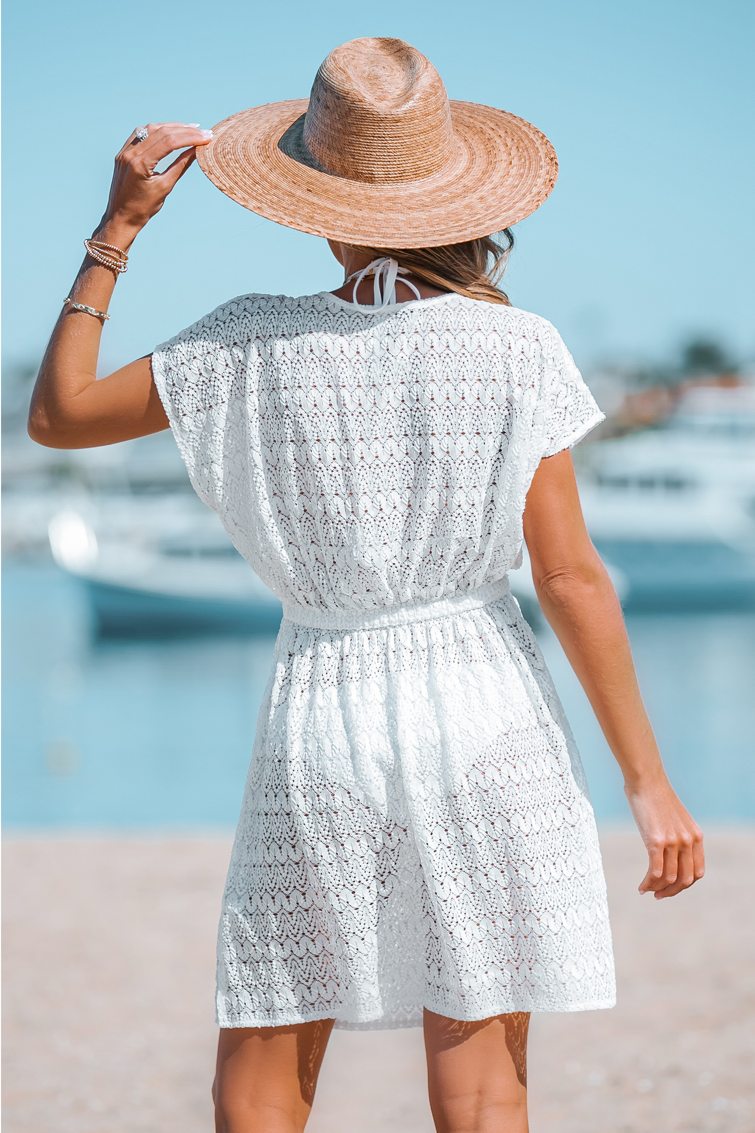 Robe cover up mini à col en V en dentelle