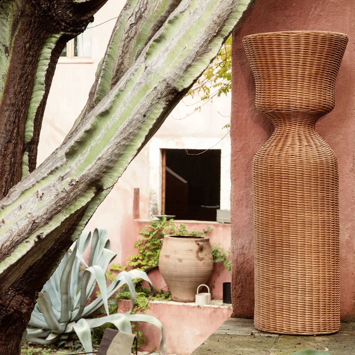 Ferm Living - Agnes Blumenständer geflochten, H 90 cm, natur
