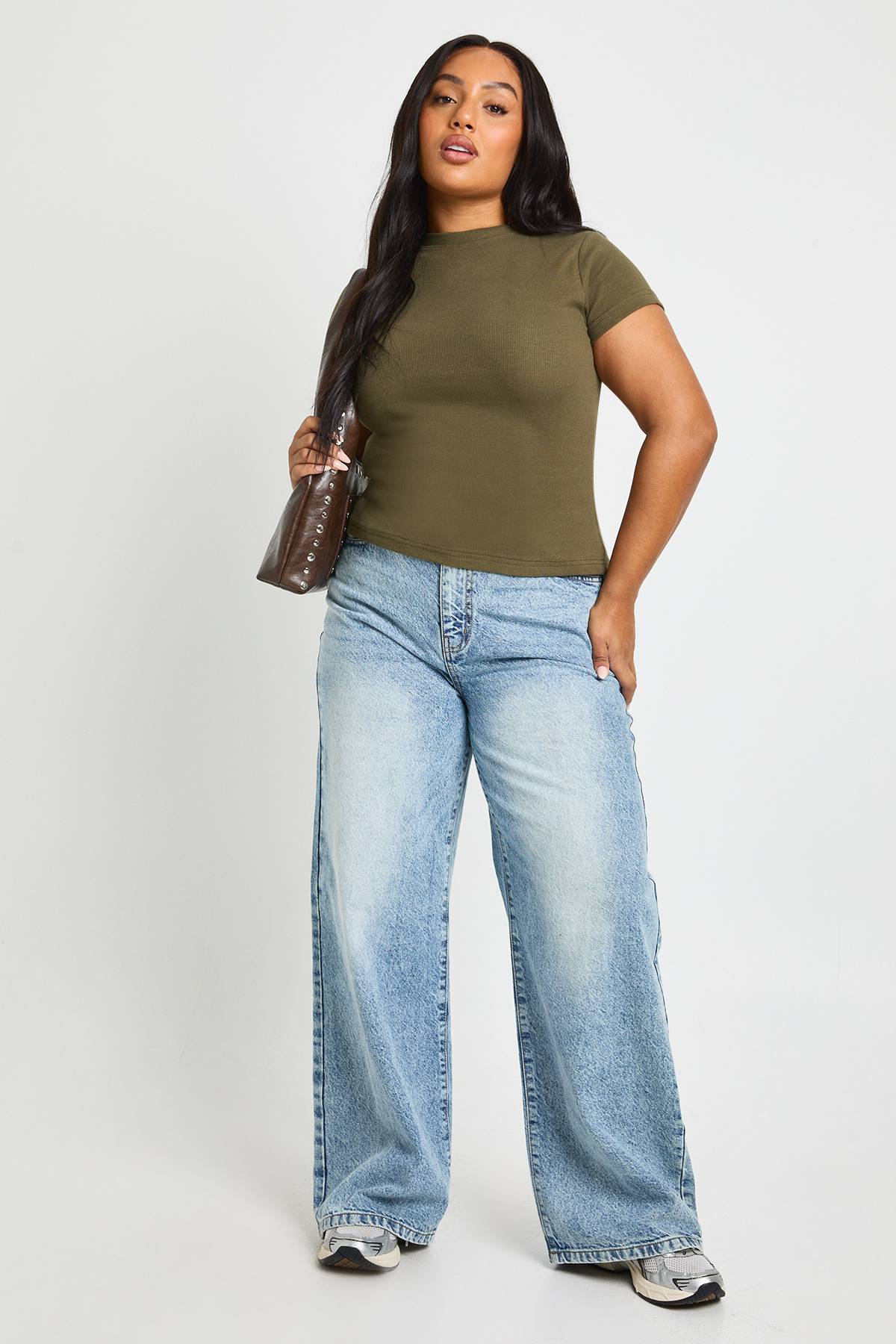 boohoo Haut Ajusté Côtelé À Manches Courtes Grande Taille