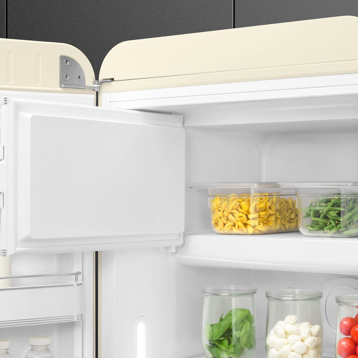 Smeg FAB28LCR6 Kjøleskap Med Fryser 153cm Venstrehengt Creme