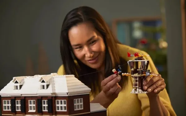 LEGO Ideas 21330 Home Alone