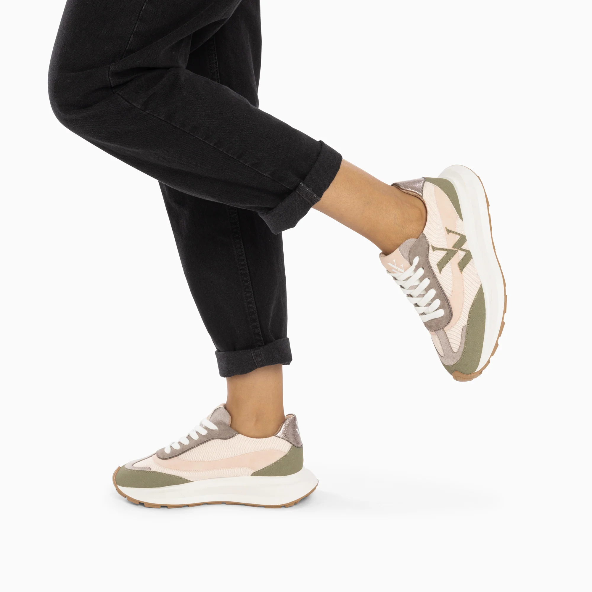 Sneakers-Baskets monogramme Lana kaki et rose à semelle oversize