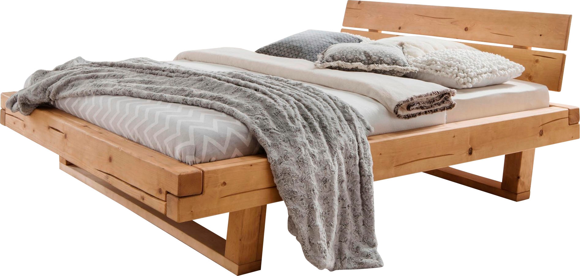 Home affaire Massivholzbett »Ultima Balkenbett Doppelbett, Füsse mit Kufenform« hohe Belastbarkeit: 200kg je Seite,  Massivholz, Skandinavisches Design, Robust, stabil, FSC zertifiziert