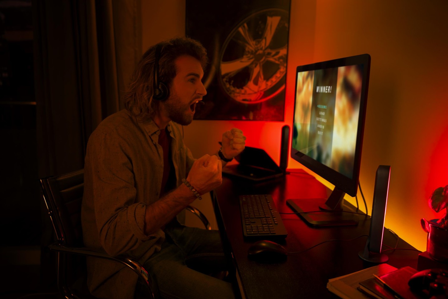 Philips Hue - Play Light Bar 2-Pack & Extension Pack & Hue Bridge - Bundle