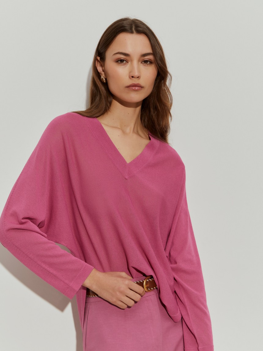 Camisola assimétrica decote em V