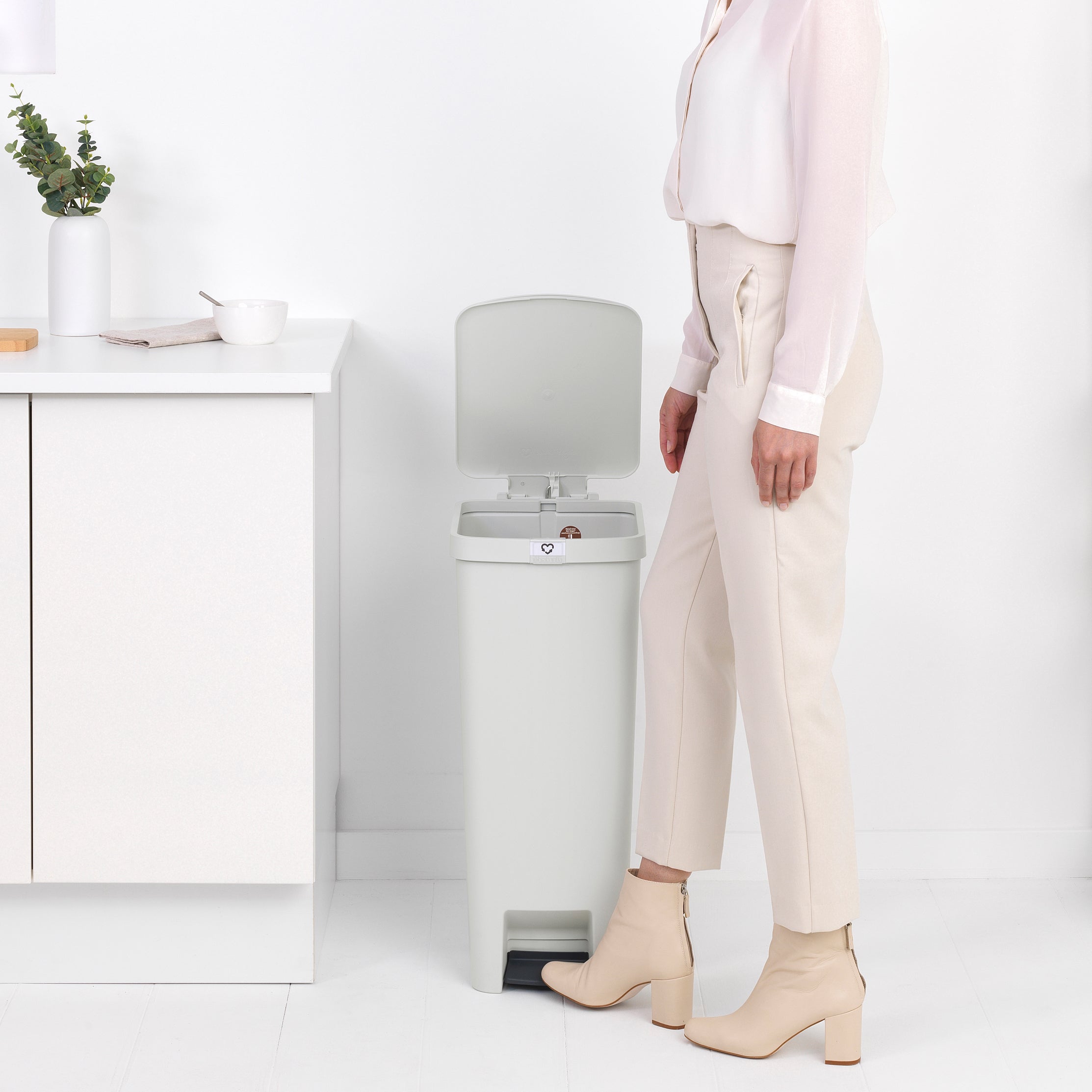 Brabantia StepUp Pedaalemmer 40 Liter - Light Grey