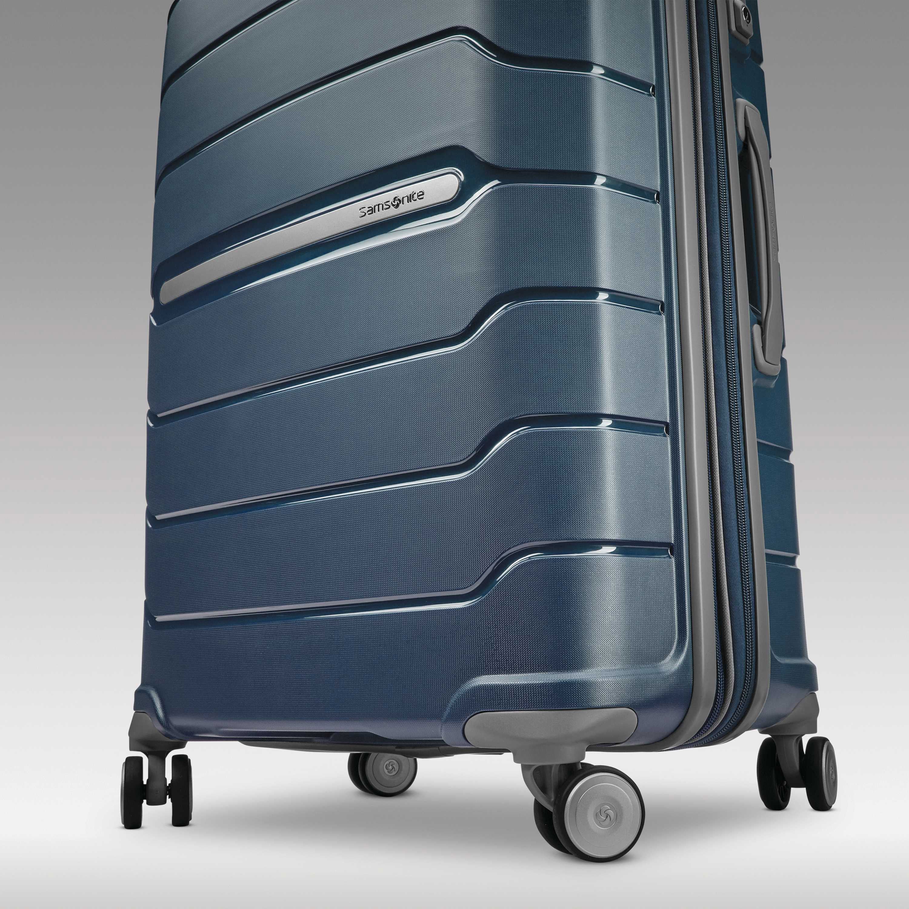 SAMSONITE FREEFORM GRANDE SPINNER