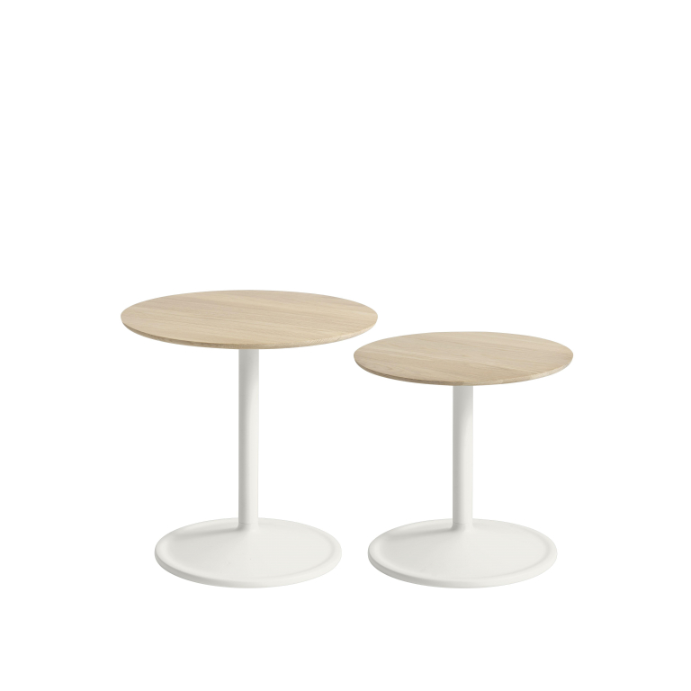 Muuto Soft bijzettafel 41x40 zwart smoked oak blad