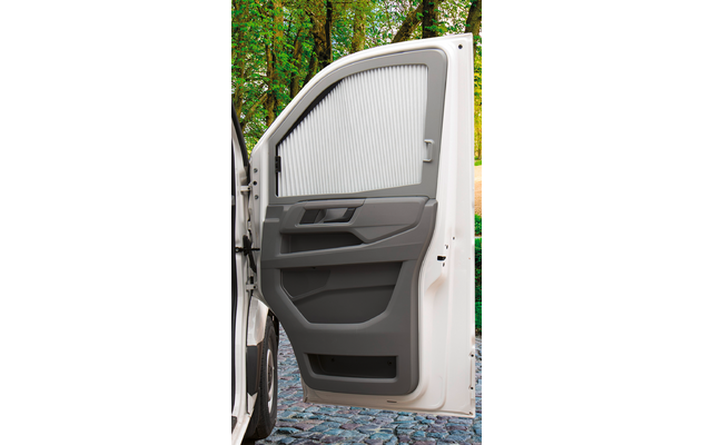 Remis Fahrerhausverdunkelung REMIfront vertikales System für den MAN TGE / VW Crafter