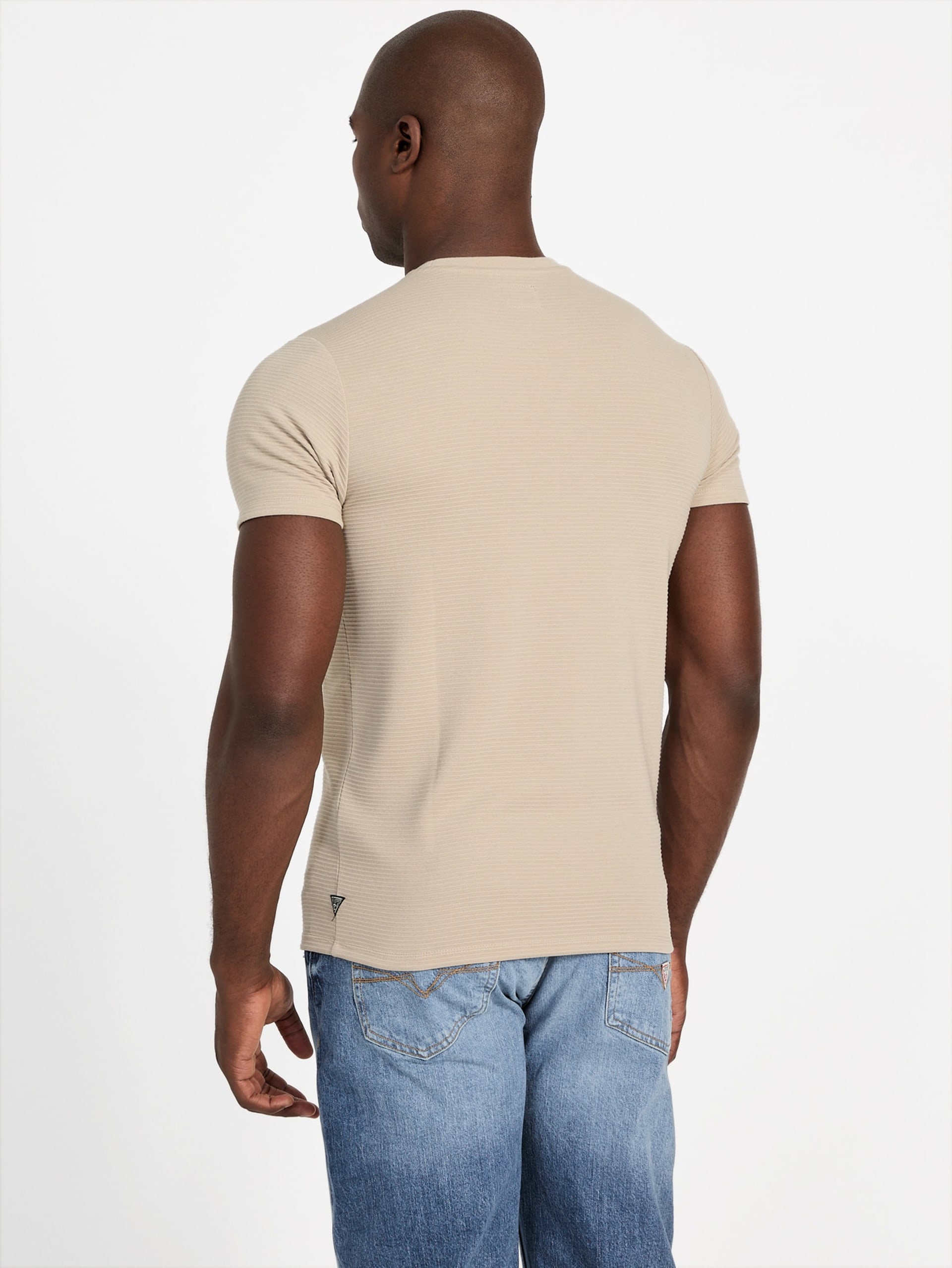 Camiseta com listras texturizadas