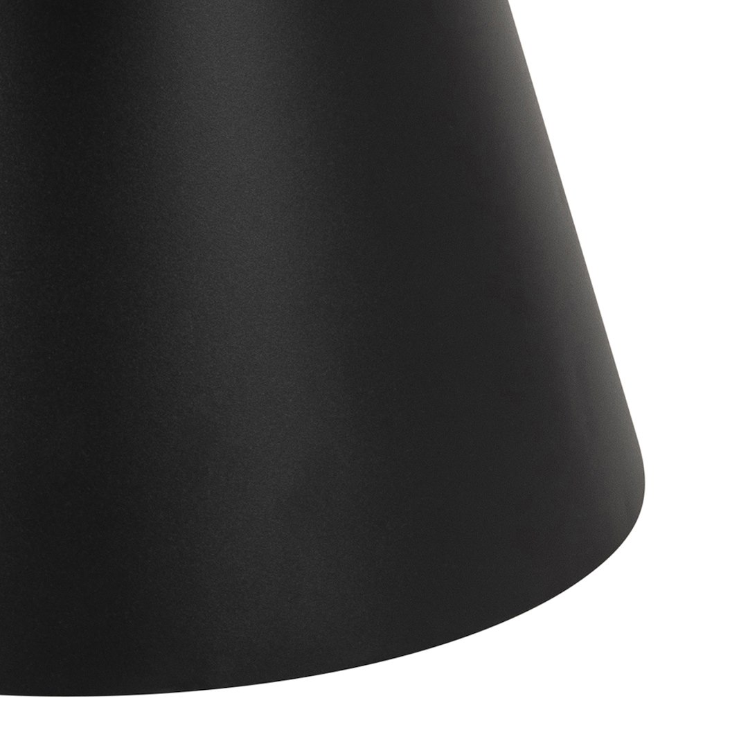 Soli sofabord Ø65cm. Røff sort keramisk topp og søylebase med matt sort pulverlakk.