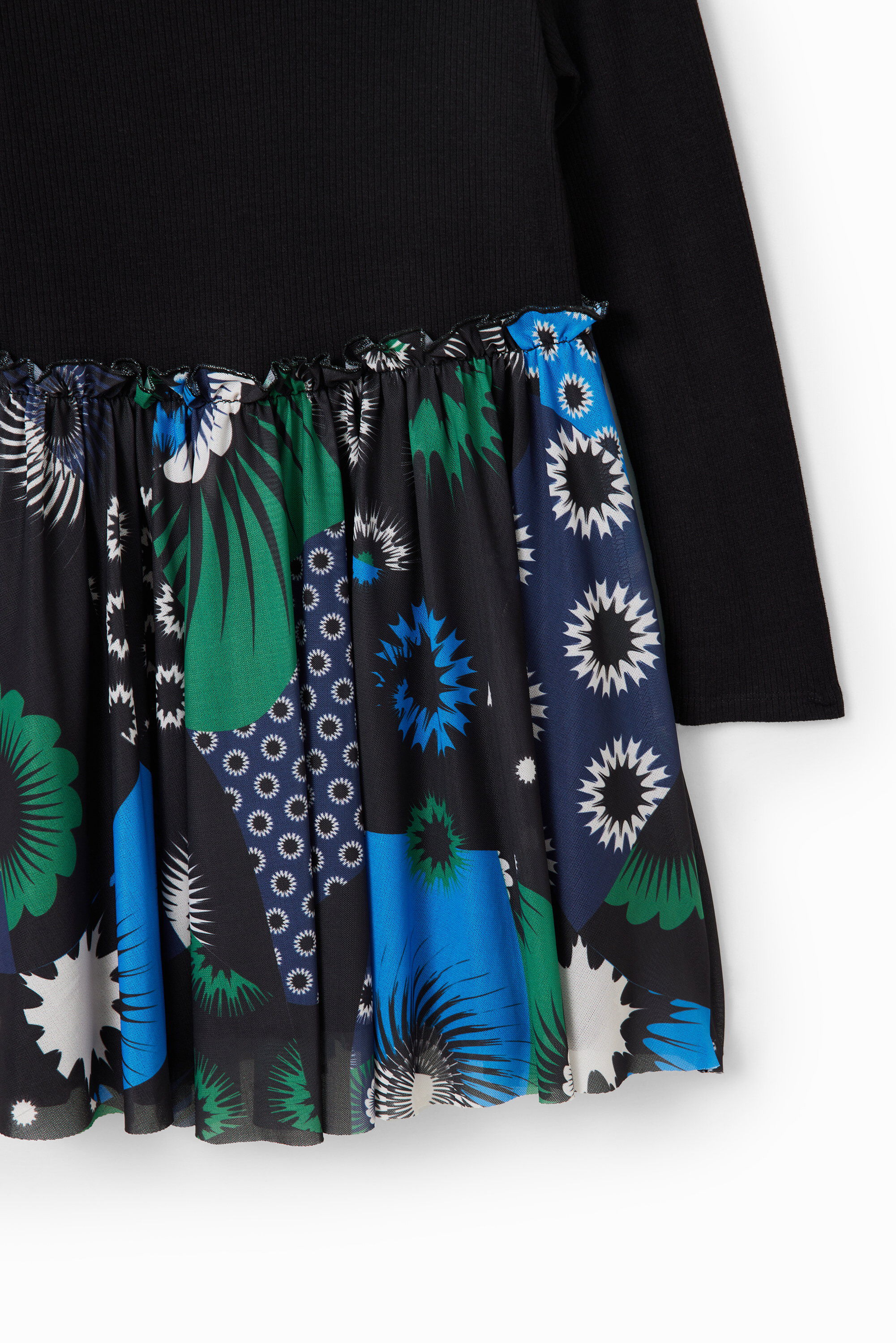 vestido com aplicações geométricas