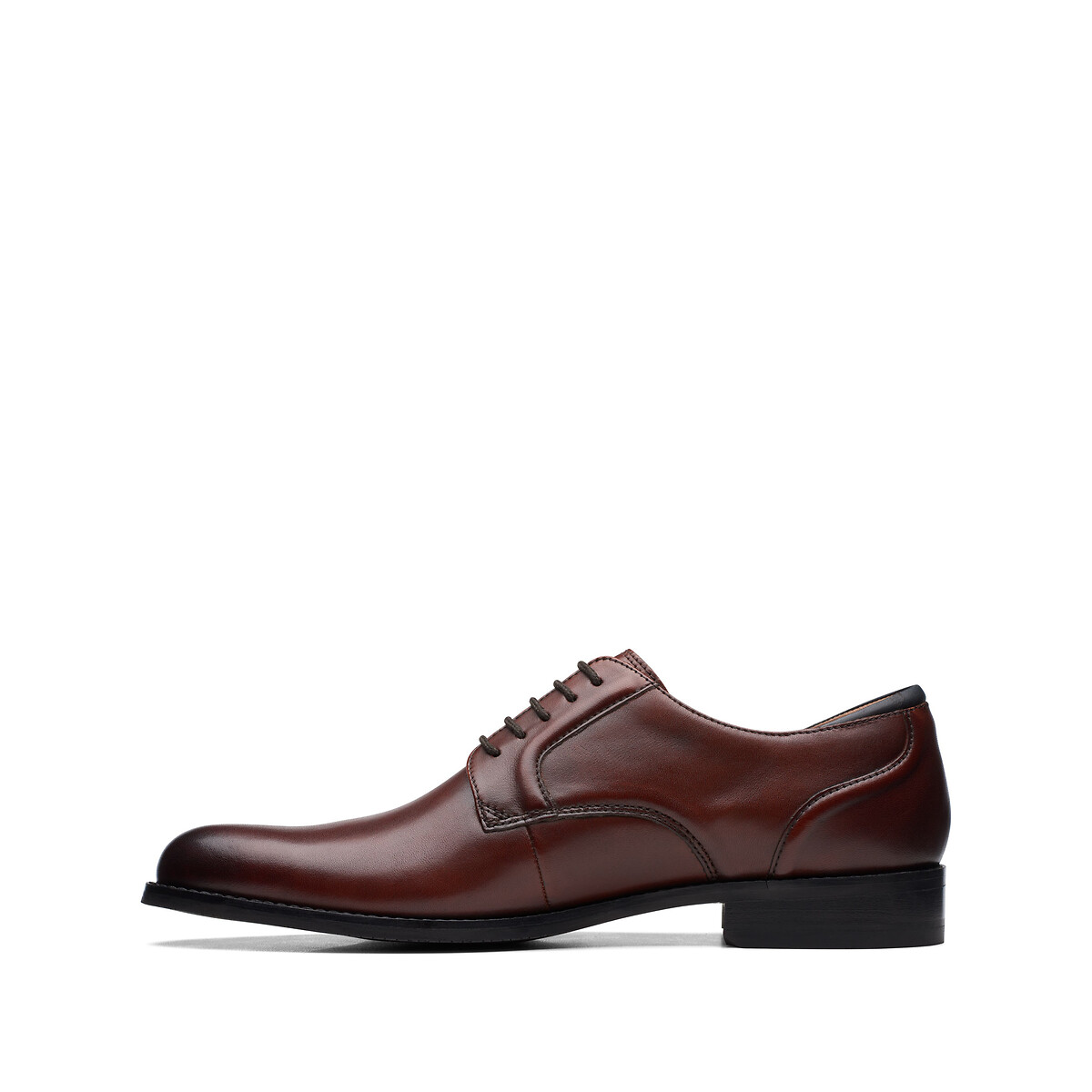 CLARKS<br>Brogues em couro Craft Arlo