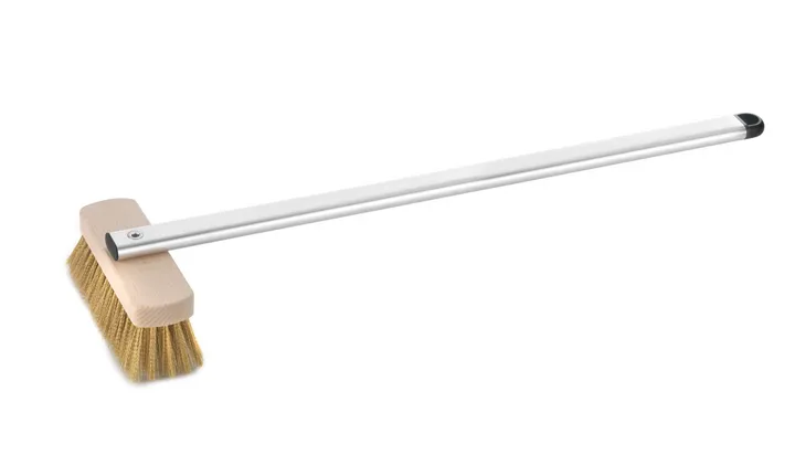 Rotating brush, brass bristles on wooden support, row alum. handle 60 cm
