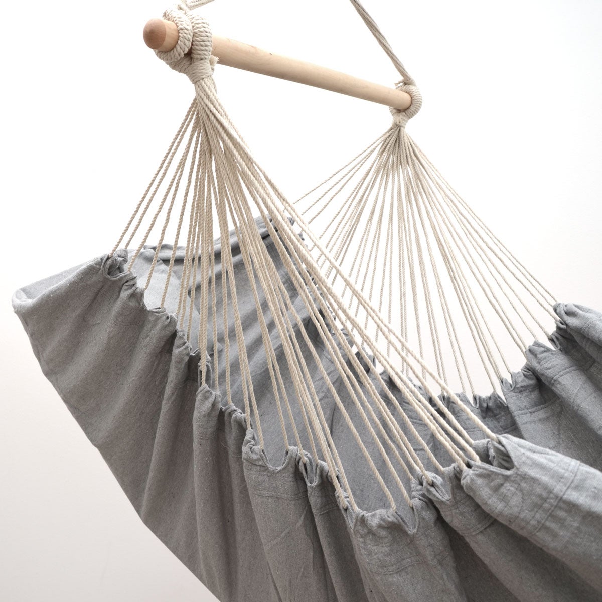 Hangende ligstoel 220x120cm in lilagrijs + zijvak en kussen