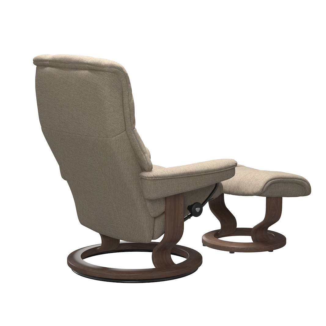 Mayfair (M) Classic lenestol med krakk Tekstil Daisy Beige og Classic understell valnøttbeiset.