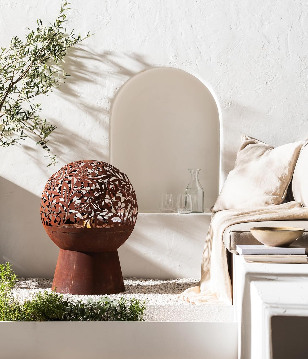 Dehner Gartenbrunnen Fiore, frostbeständiger Brunnen für Außen, Komplett-Set mit warmweißer LED Beleuchtung/Pumpe/Trafo, Höhe 66 cm, Ø 50 cm, Cortenstahl, Kupfer-Farben
