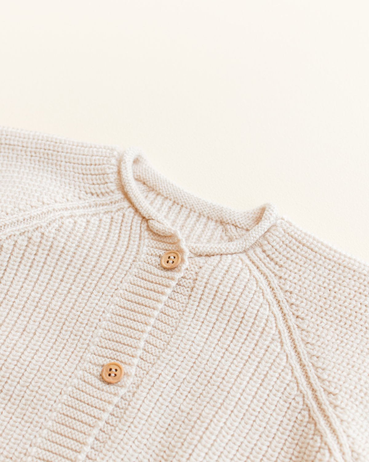 Ullcardigan Baby – 100% Merino, Ubehandlet Ull | Cardigan Inga