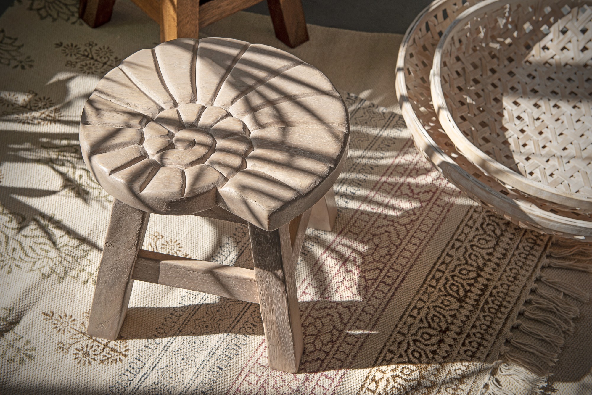Hocker mit Motiv 'Schnecke', natur, Ø 25 cm, H 25 cm von fischer's lagerhaus