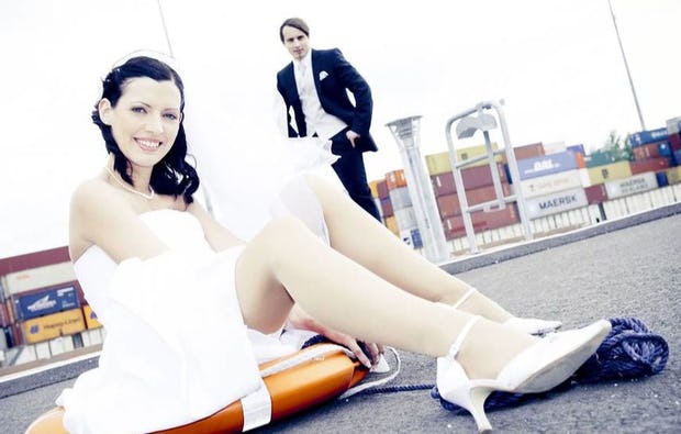Trash the Dress Fotoshooting in Thalheim bei Wels als Geschenk