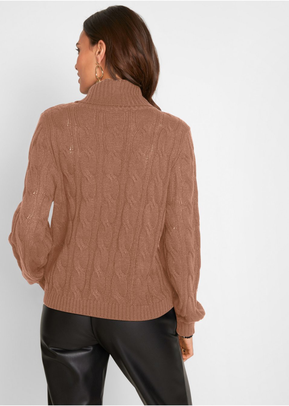 Pull col roulé à motif torsadé