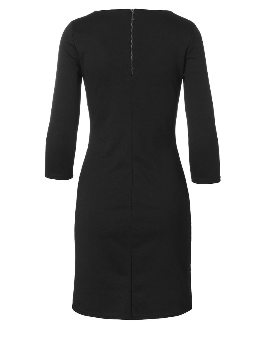 Robe noire plissée