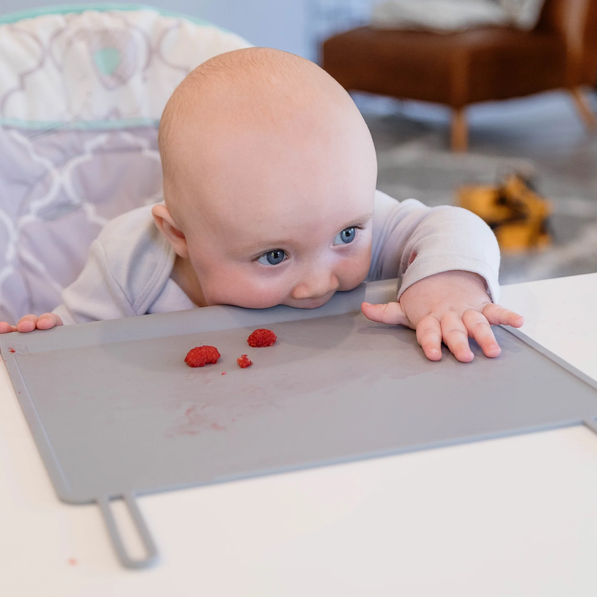 (265x307mm) Silikon Kinder Tischset Spühlmaschinenfeste Aktivitätsmatte Baby Untersetzer mit Beisskante / Auslaufschutz - Grau