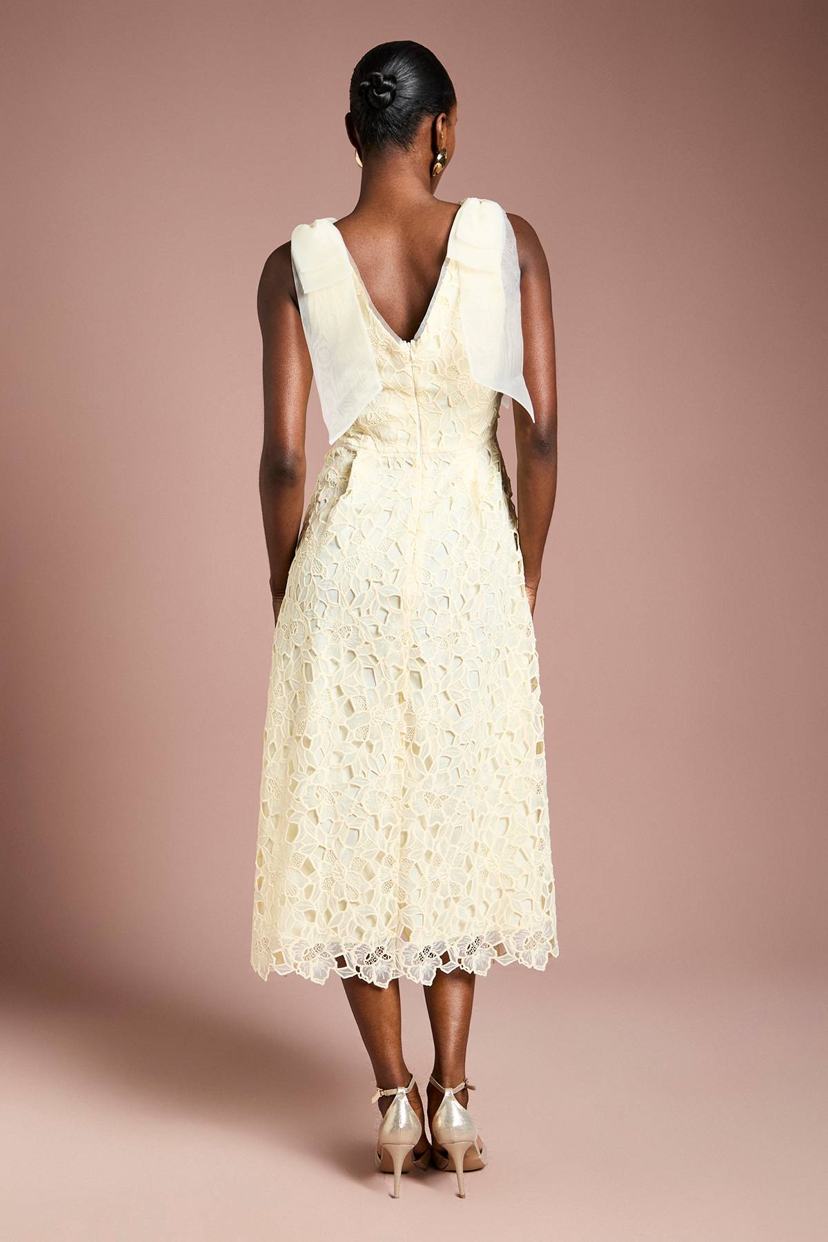Coast Robe Mi-longue en Dentelle d'Organza à Épaules Dénudées