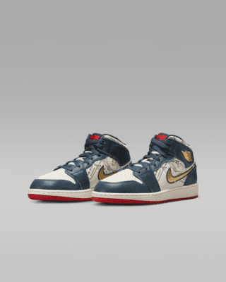 Air Jordan 1 Mid SE Older Kids' Shoes