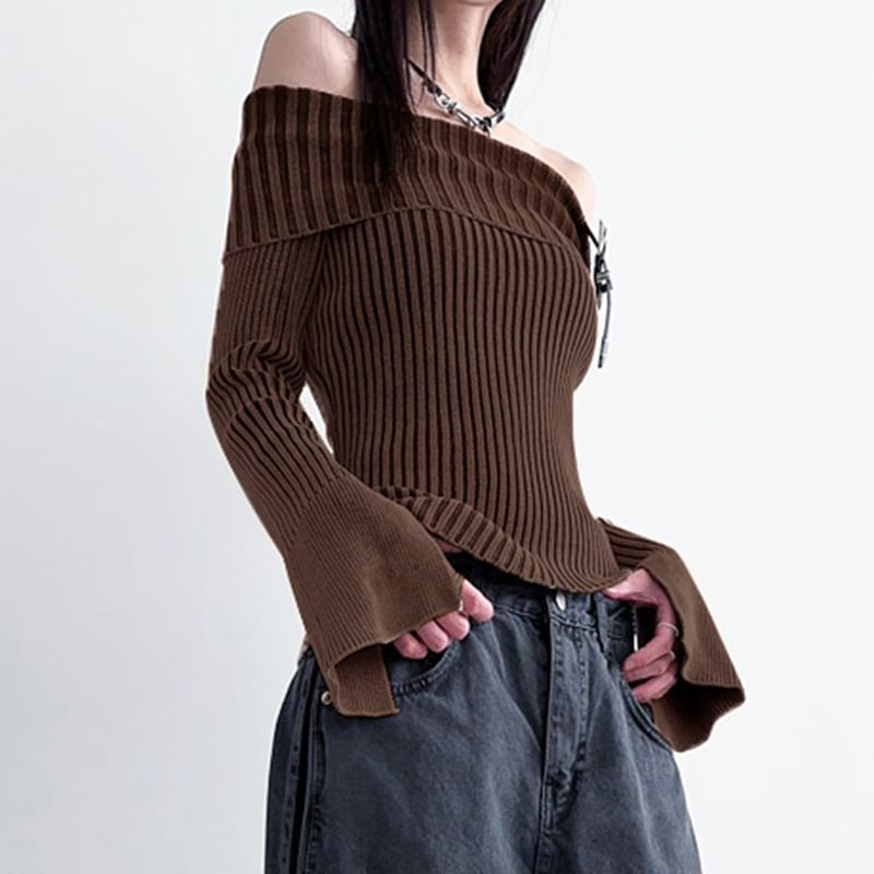 Honet - Off-shoulder geribbelde, slim-fit gebreide top met klokmouwen