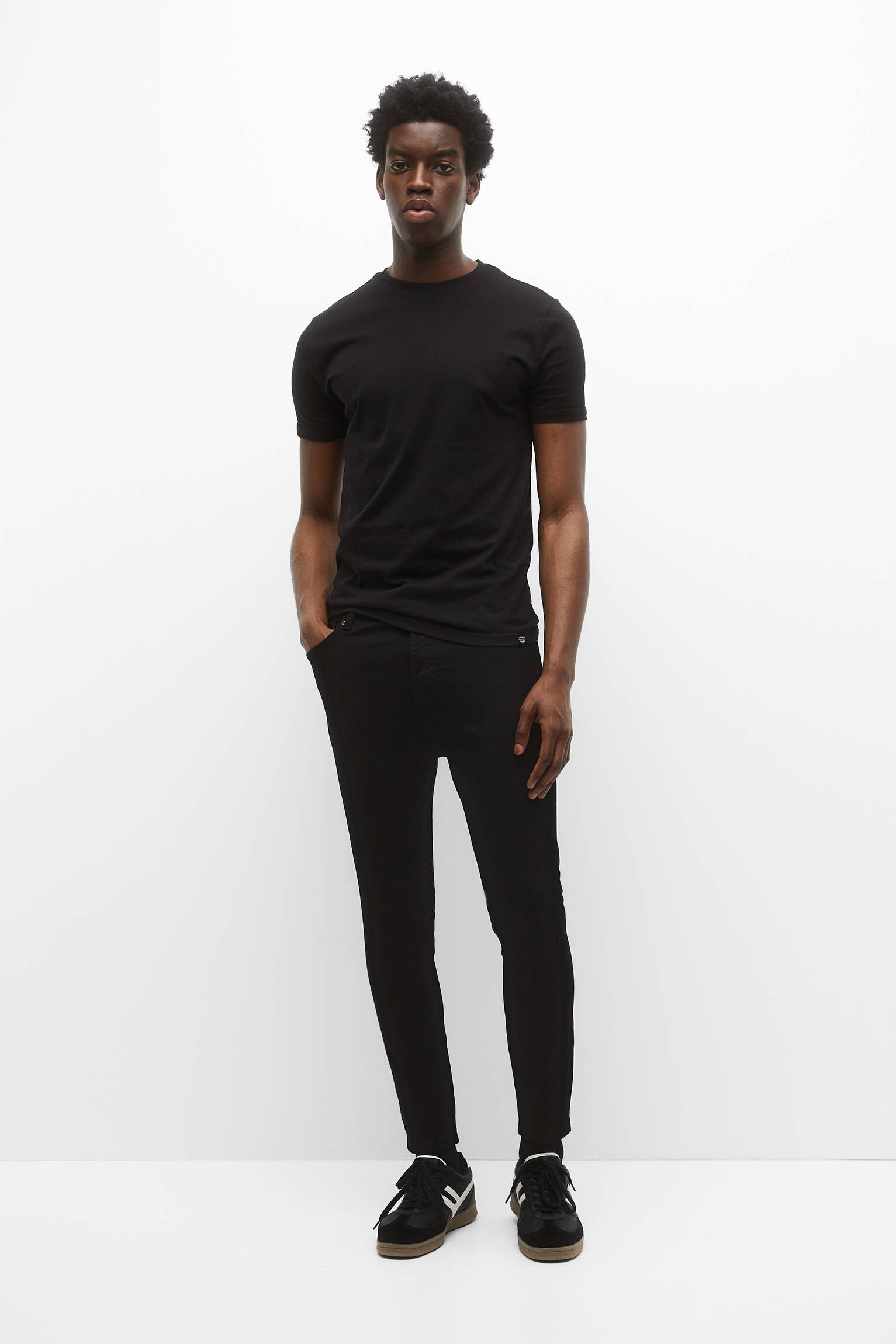 CALÇA JEANS BÁSICA CENOURA - PRETA