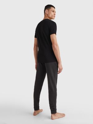 Pacote com 3 camisetas essenciais premium com elastano