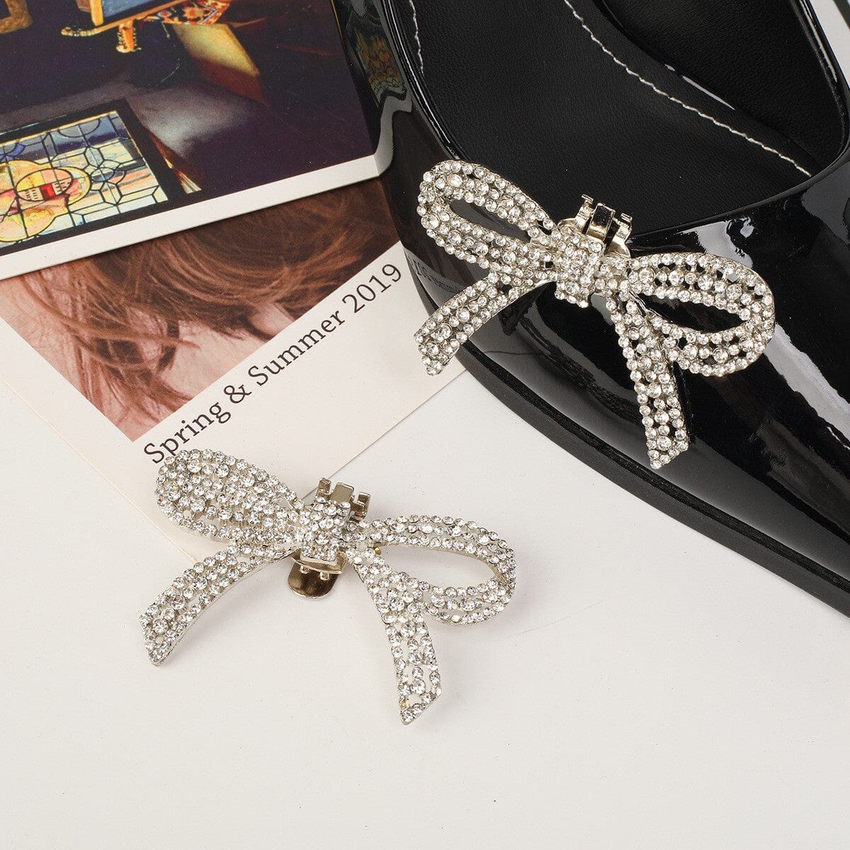 Mellow Moon Bow With Stones forsolvet